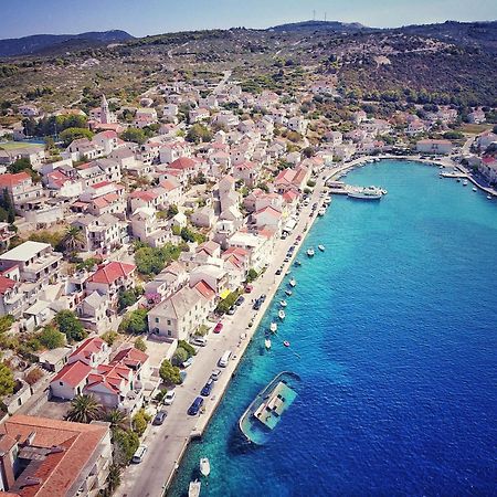 Apartment Mery Povlja  Εξωτερικό φωτογραφία