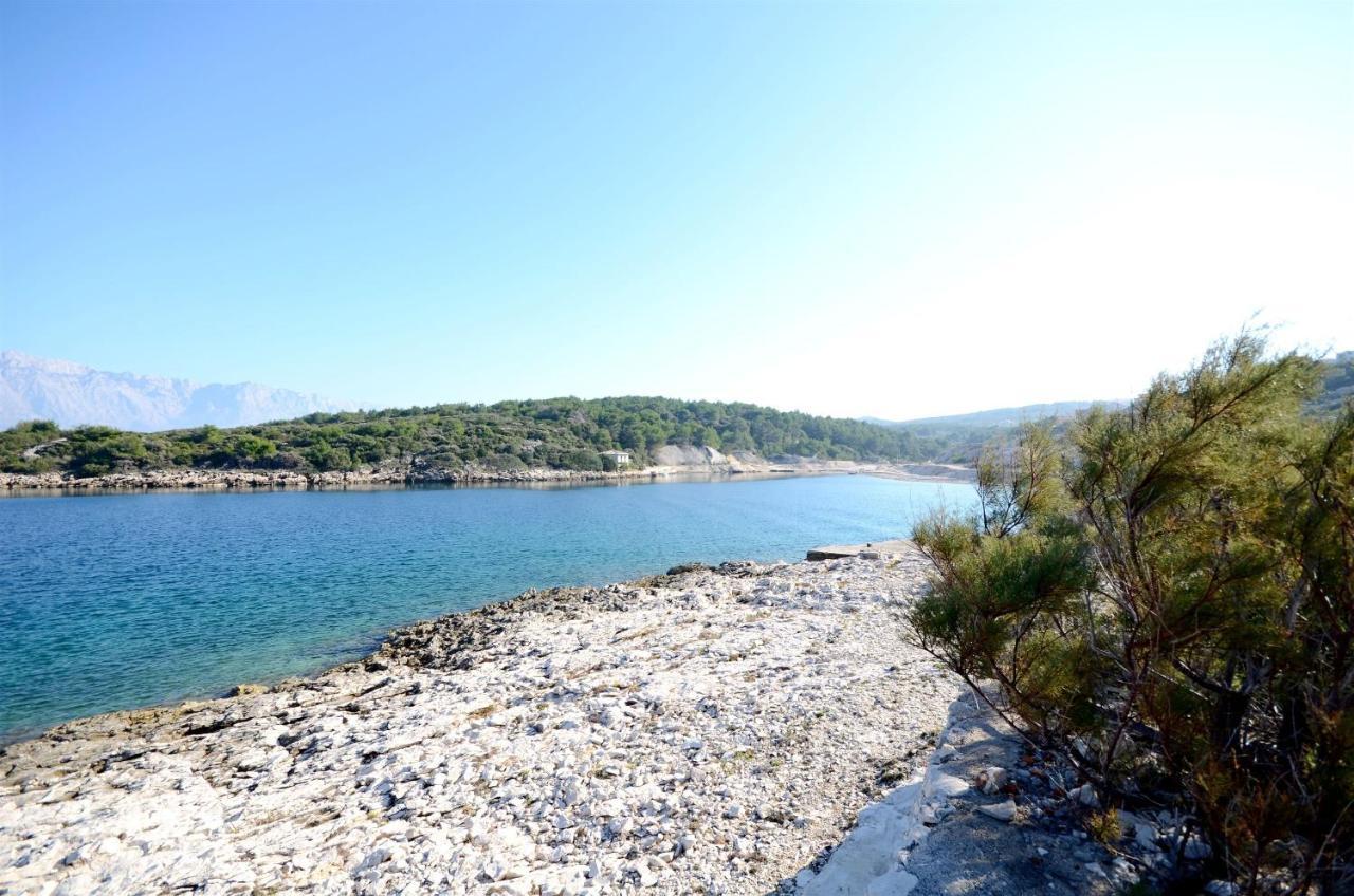 Apartment Mery Povlja  Εξωτερικό φωτογραφία