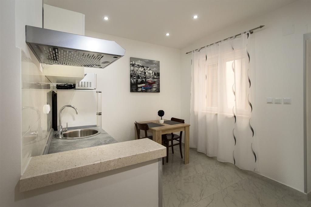 Apartment Mery Povlja  Εξωτερικό φωτογραφία